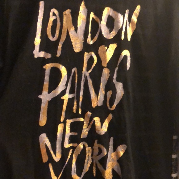 Modern Lux fashion sweater for fall 🍁❤️ - Picture 2 of 4